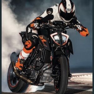 Meet your Posher, Luis